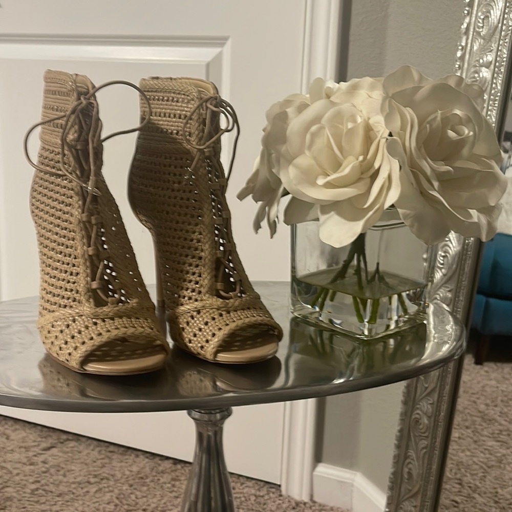 Sam Edelman Nude Woven Heeled Bootie size 8